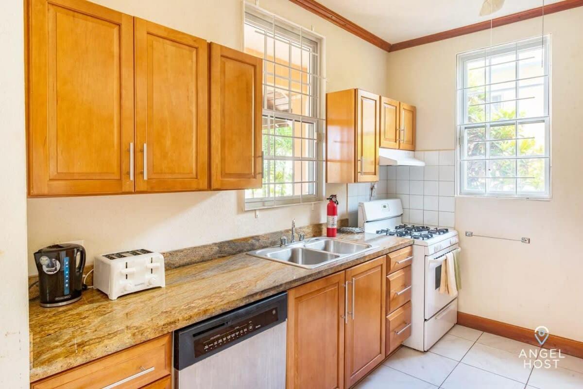 2-Story Townhome With Private Pool, Ideal For Group! Christchurch Eksteriør billede